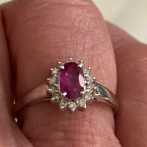 .5 18k white gold diamond ring size 6.5